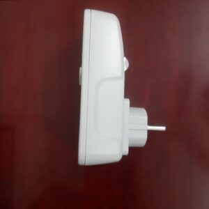 Thiết bị đo công xuất ổ cắm UNI-T UT230B-EU