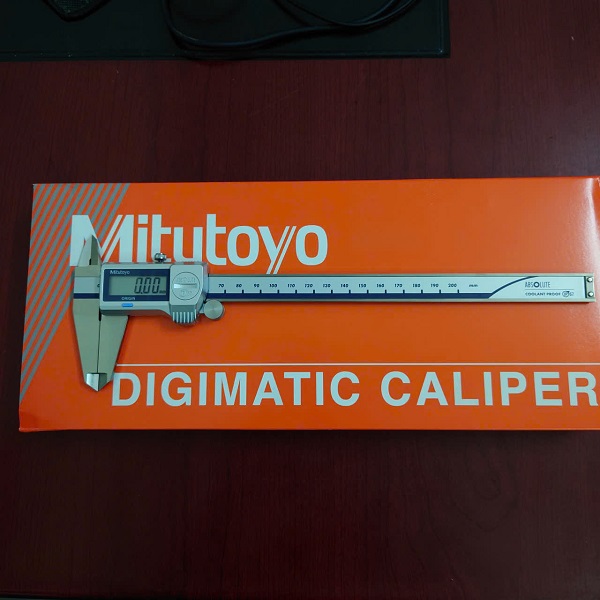 Mitutoyo-500-703-20-a Thước cặp điện tử 200mm chống nước MITUTOYO 500-703-20