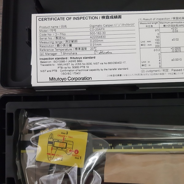 Thước cặp điện tử 200mm Mitutoyo 500-182-30 Thước cặp điện tử 200mm Mitutoyo 500-182-30
