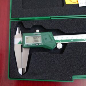 Insize-1108-300-a Thước cặp điện tử Insize 1108-300